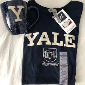 NWT YALE navy T-shirt PLUS COFFEE MUG